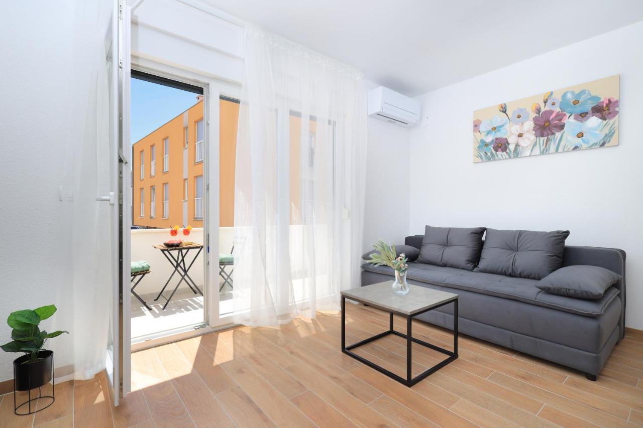 Bonaca Apartments With Terrace And Private Parking Kastela Exterior photo