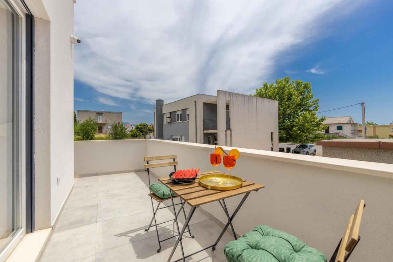 Bonaca Apartments With Terrace And Private Parking Kastela Exterior photo