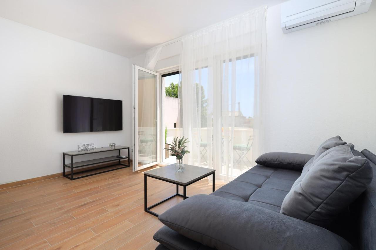 Bonaca Apartments With Terrace And Private Parking Kastela Exterior photo