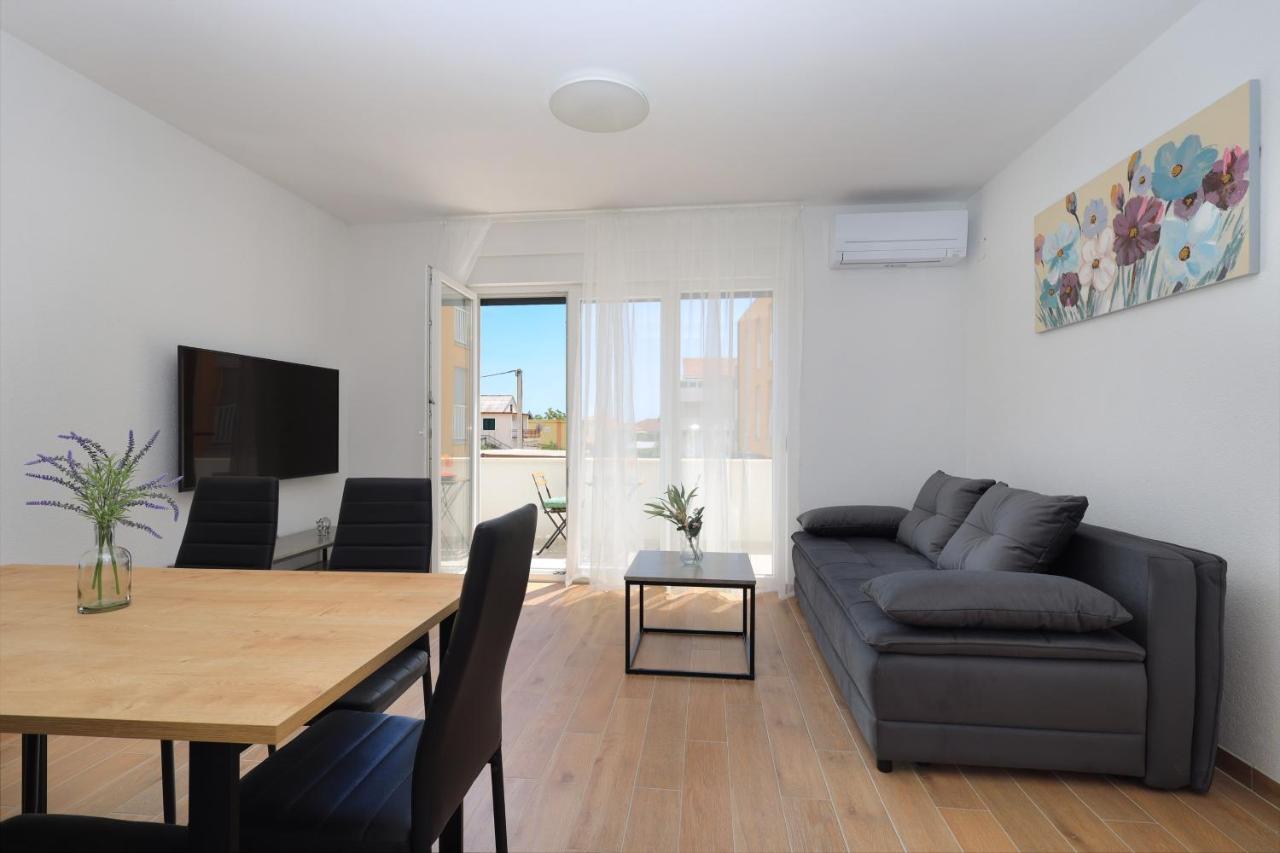 Bonaca Apartments With Terrace And Private Parking Kastela Exterior photo